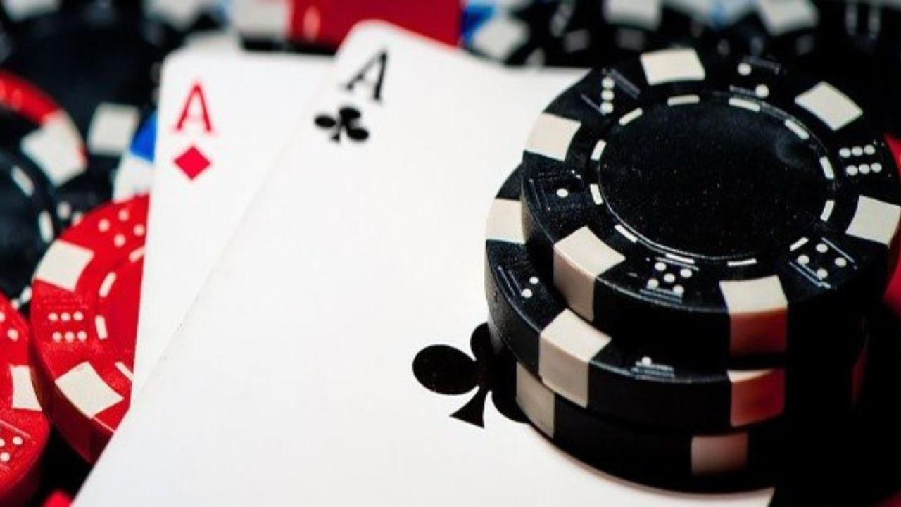 Idn Poker: Avoid the Chances of Loss When Placing Bets